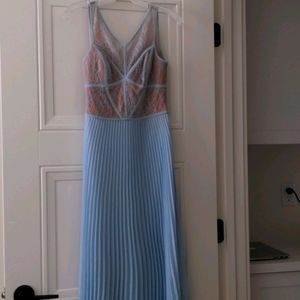 BCBGMAXAZRIA Women's Rosalie Lace Gown